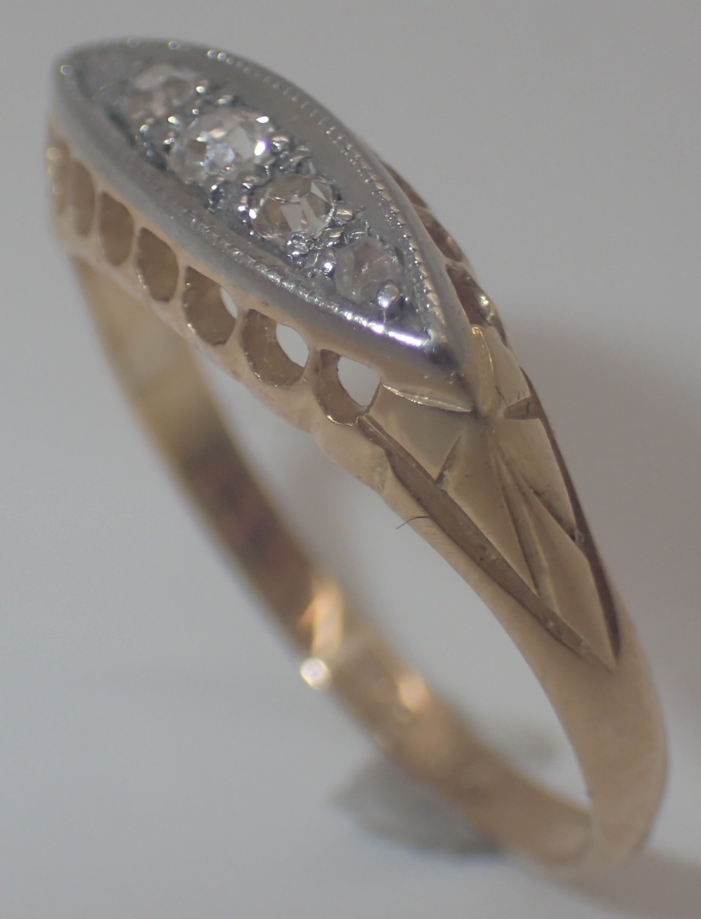 18ct gold antique five stone diamond ring,