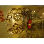 Box of mixed costume jewellery rings