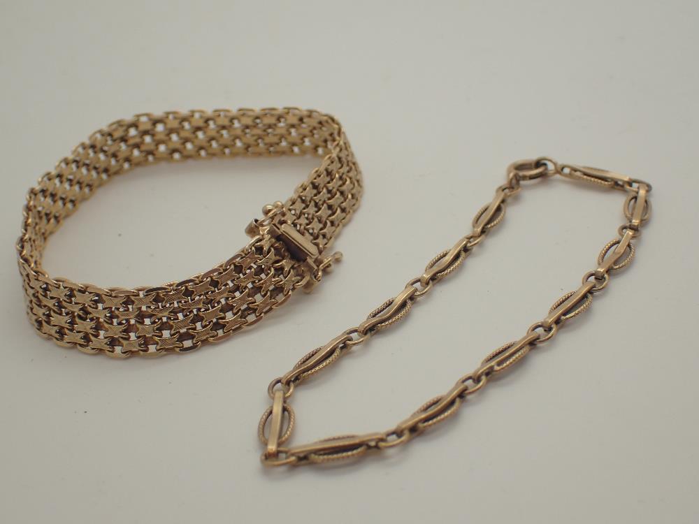 9ct gold chain link bracelet and a presumed gold bracelet 17.