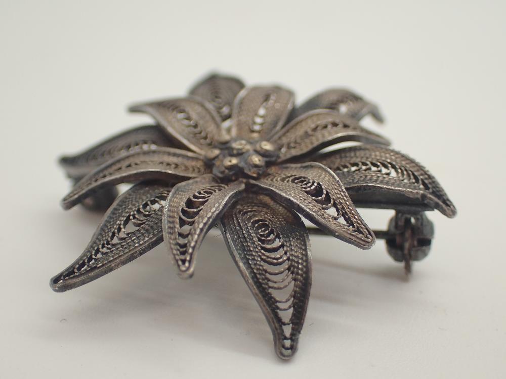 800 grade silver flower brooch