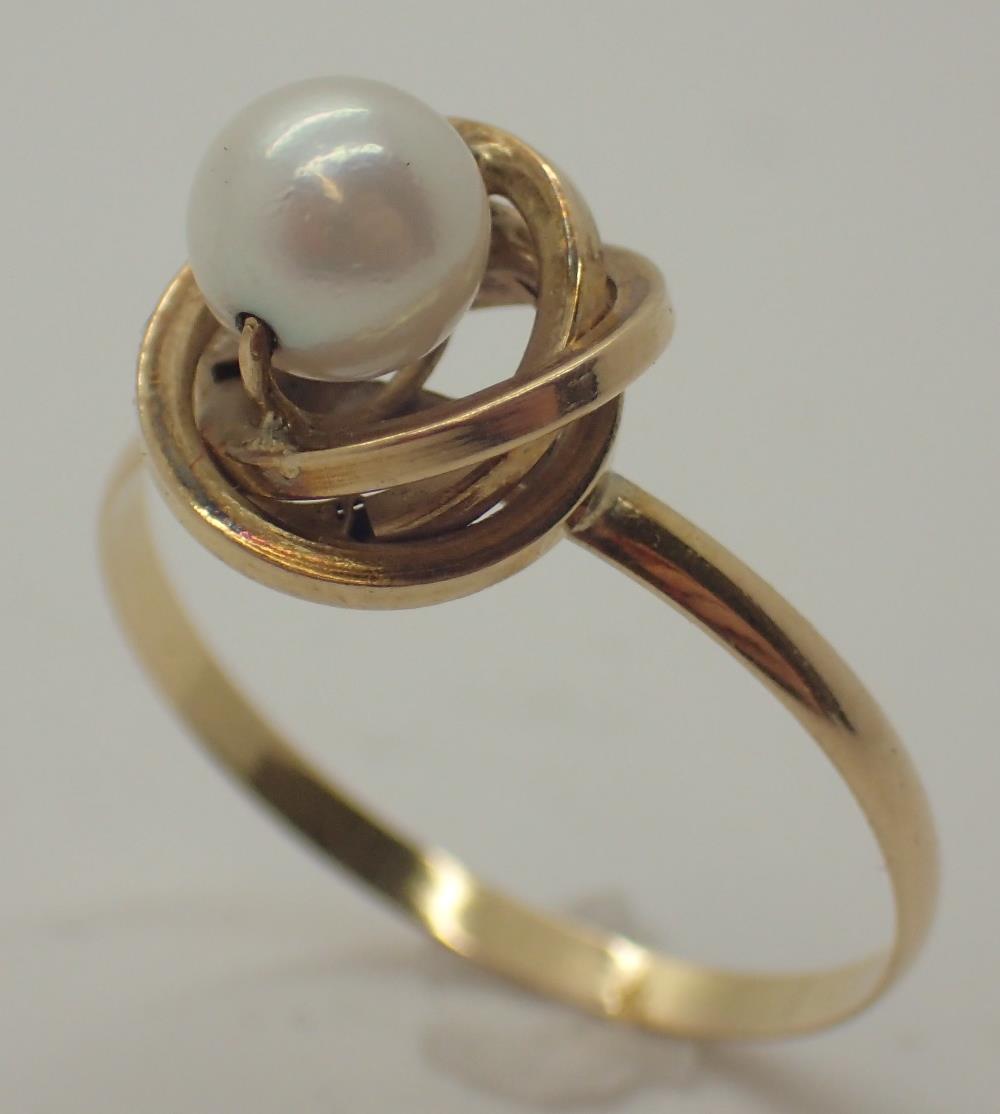 18ct Victorian yellow gold unmarked knot ring with pearl size P