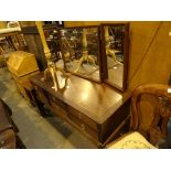 Stag Minstrel mahogany dressing table with six drawers L: 120 cm