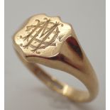 18ct yellow gold signet ring with initials Size P 5.