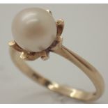 9ct gold ring set with a large natural pearl size O