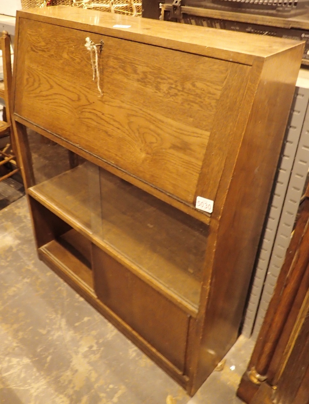 Oak bureau bookcase with shelves L: 83 cm