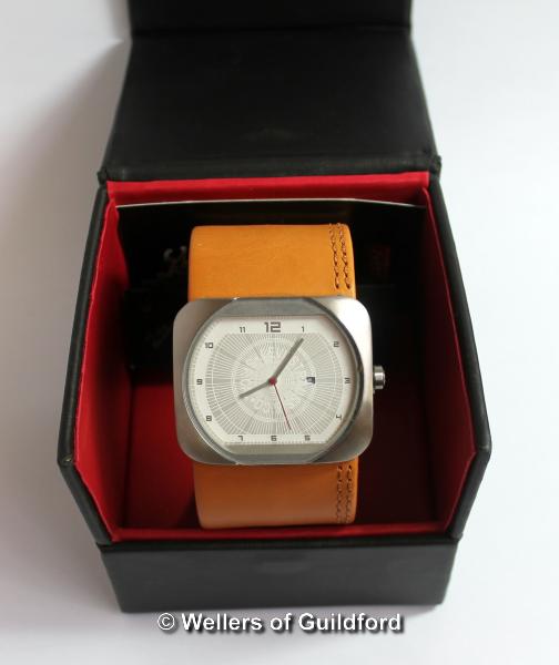 Gentlemen's large Levi's wristwatch, in stainless steel on tan leather strap, boxed - Image 2 of 2