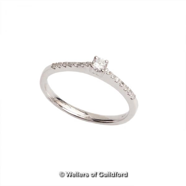 Single stone diamond ring, princess cut diamond four claw set in platinum, estimated colour and