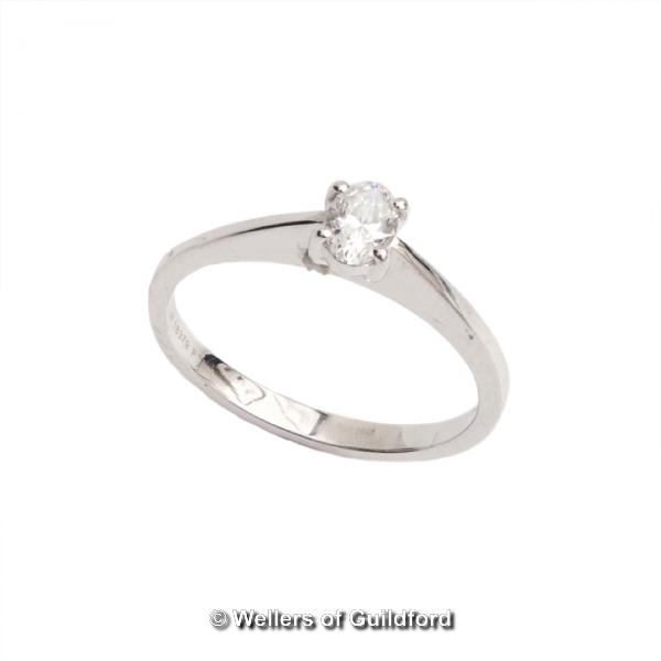 Single stone diamond ring, oval cut diamond, weighing an estimated 0.30ct, estimated colour and