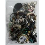 *Selection of costume jewellery, gross weight 1.45 kilograms (Lot subject to VAT)