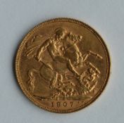 A 1907 sovereign. Est. £170 - £190.