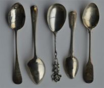 A collection of OE and fiddle pattern cutlery. App