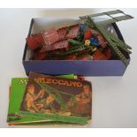 A collection of Meccano. Est. £20 - £30.