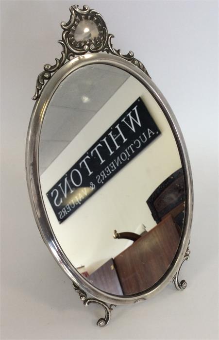 An oval picture frame, the top embossed with scrol - Image 2 of 2