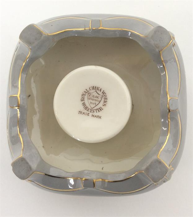 GRAINGER & CO: A small square inkwell decorated w - Image 2 of 2