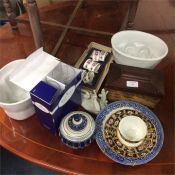 A rosewood caddy, Royal Doulton glasses etc.