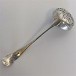 An OE sifter ladle. London. By SS. Approx. 49 gram