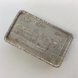 A good quality snuff box, the cover attractively d