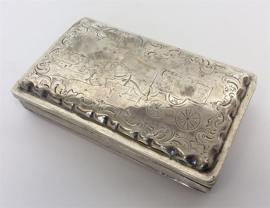 A small Russian engraved snuffbox with hinged top