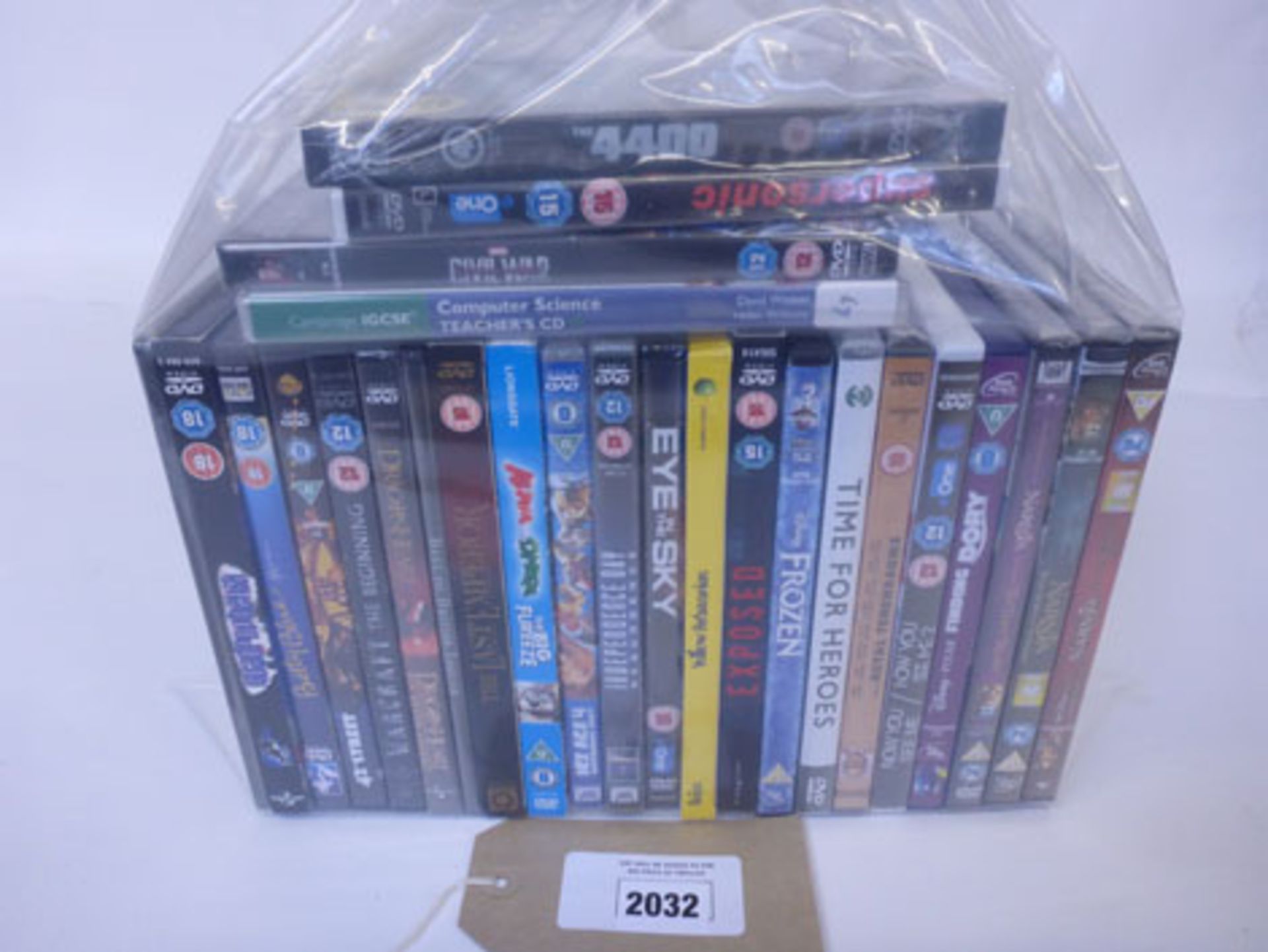 Bag containing 25 various titled DVD films