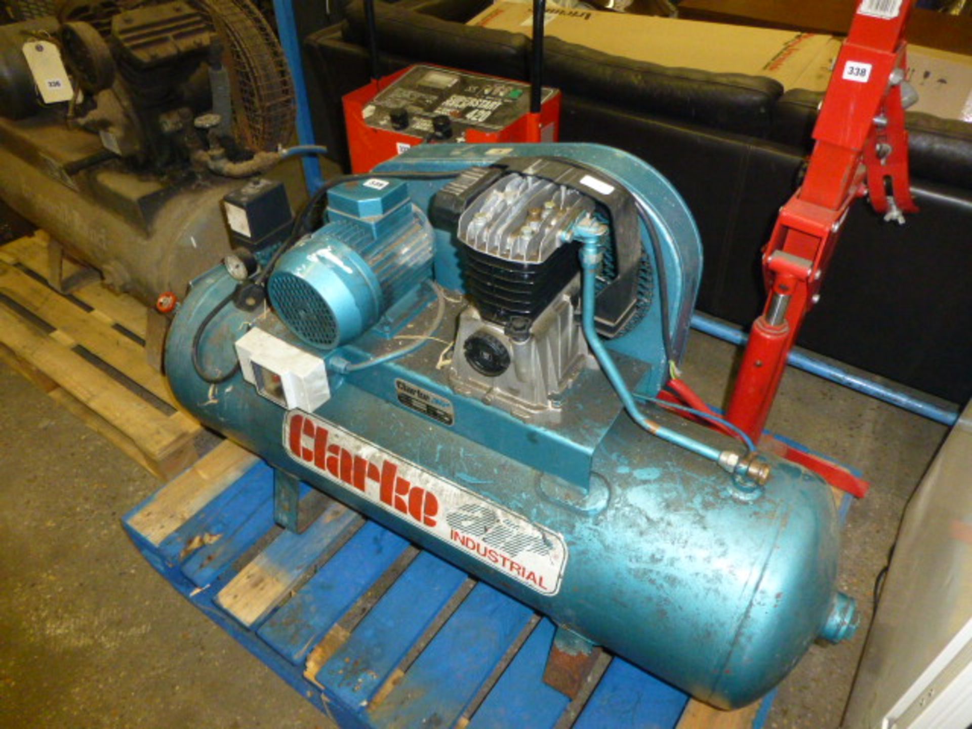 Clarke air compressor with receiver tank