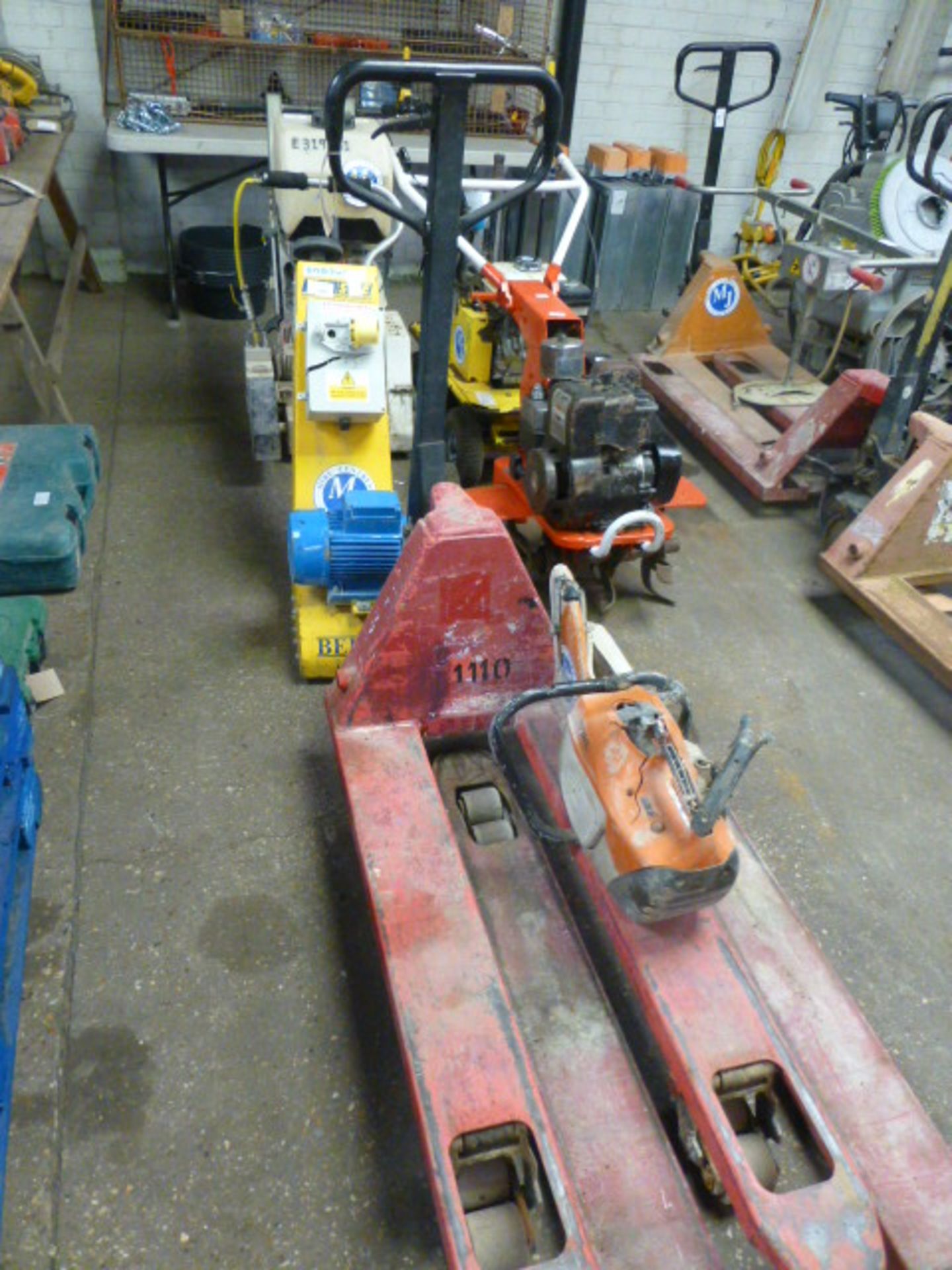 Pallet truck