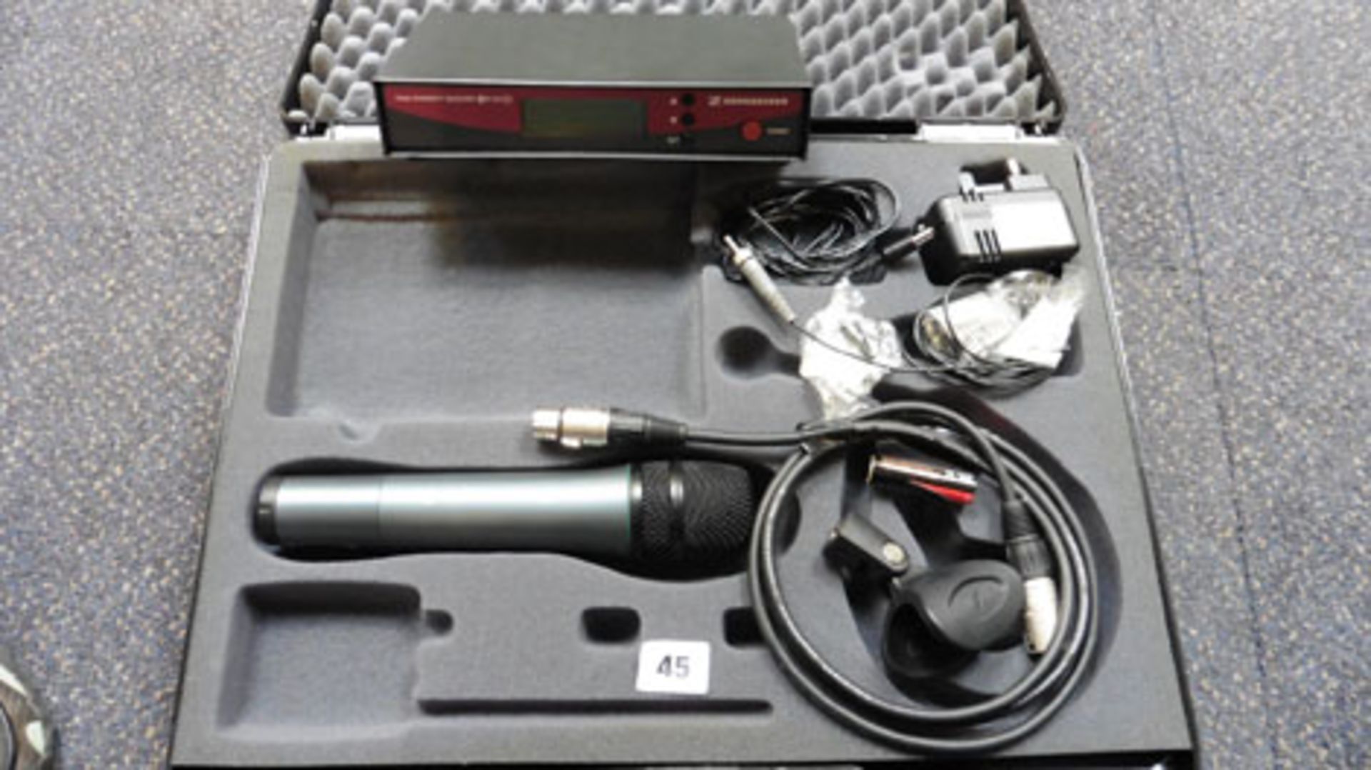 Sennheiser True Diversity EW100G2 receiver with microphone, cables, power supply and case *VAT