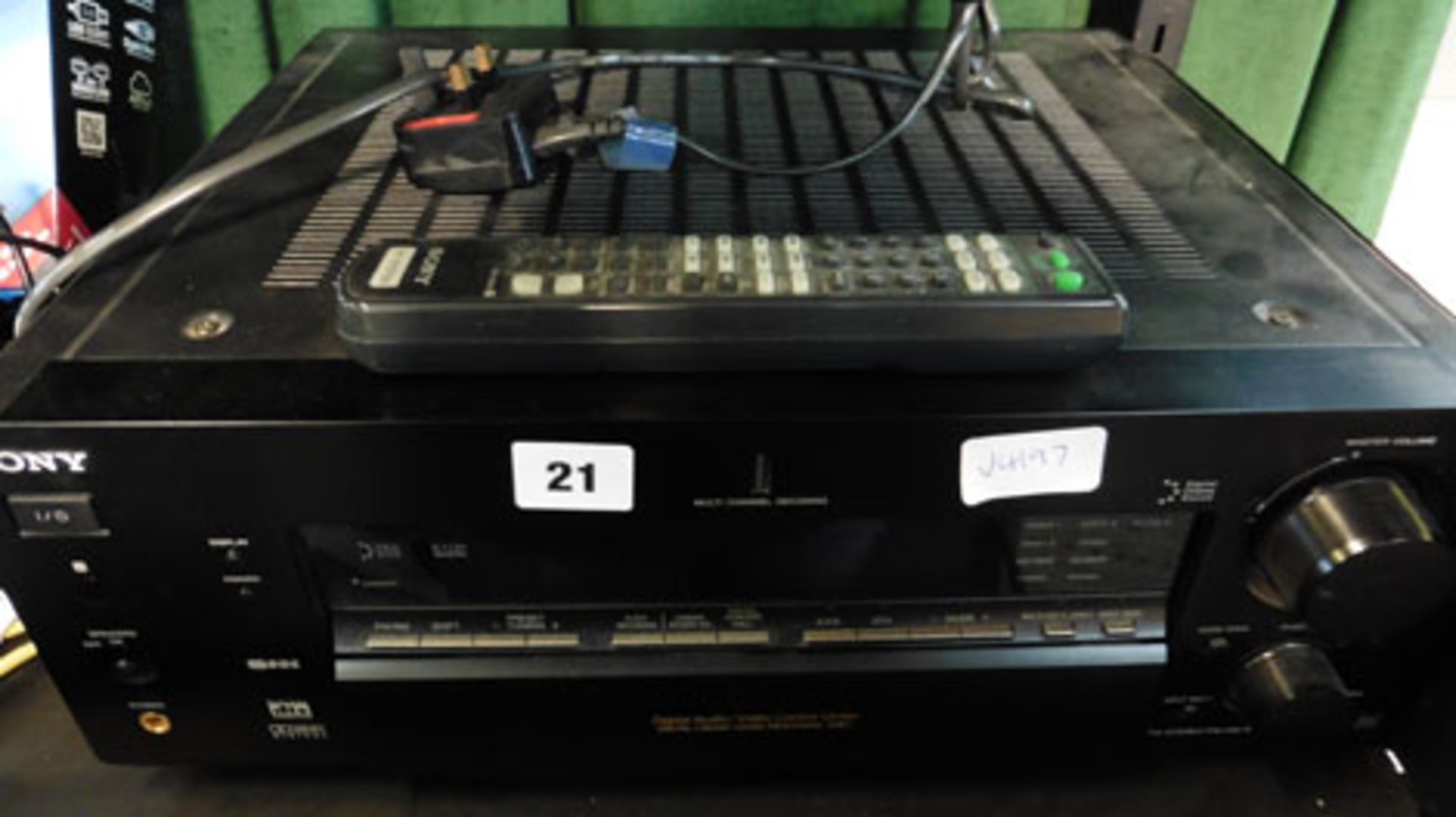 Sony Model STR-DB870 FM stereo receiver *VAT will not be added to the hammer price of this lot*