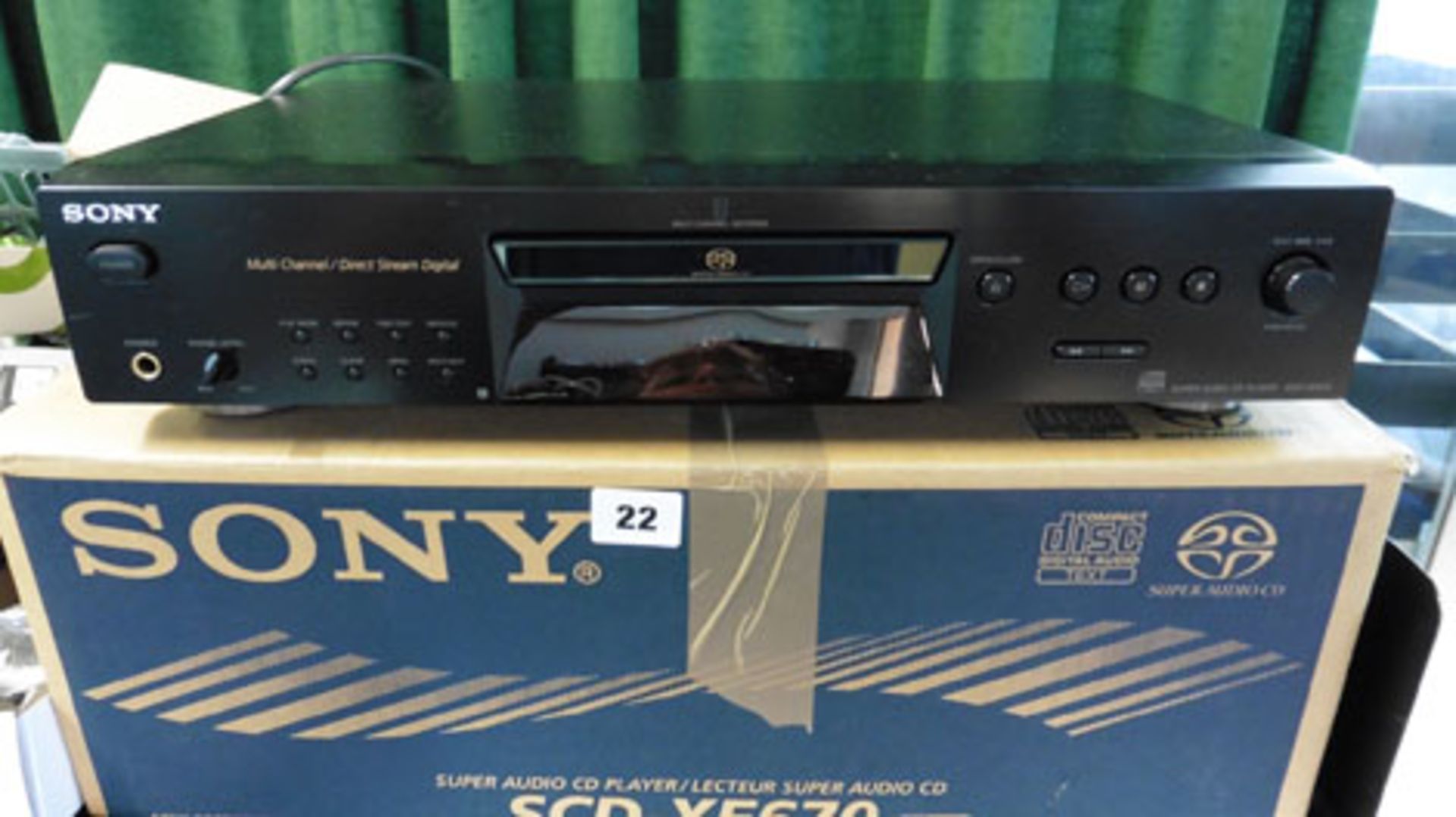 Sony SCDXE670 super audio CD player with box *VAT will not be added to the hammer price of this lot*