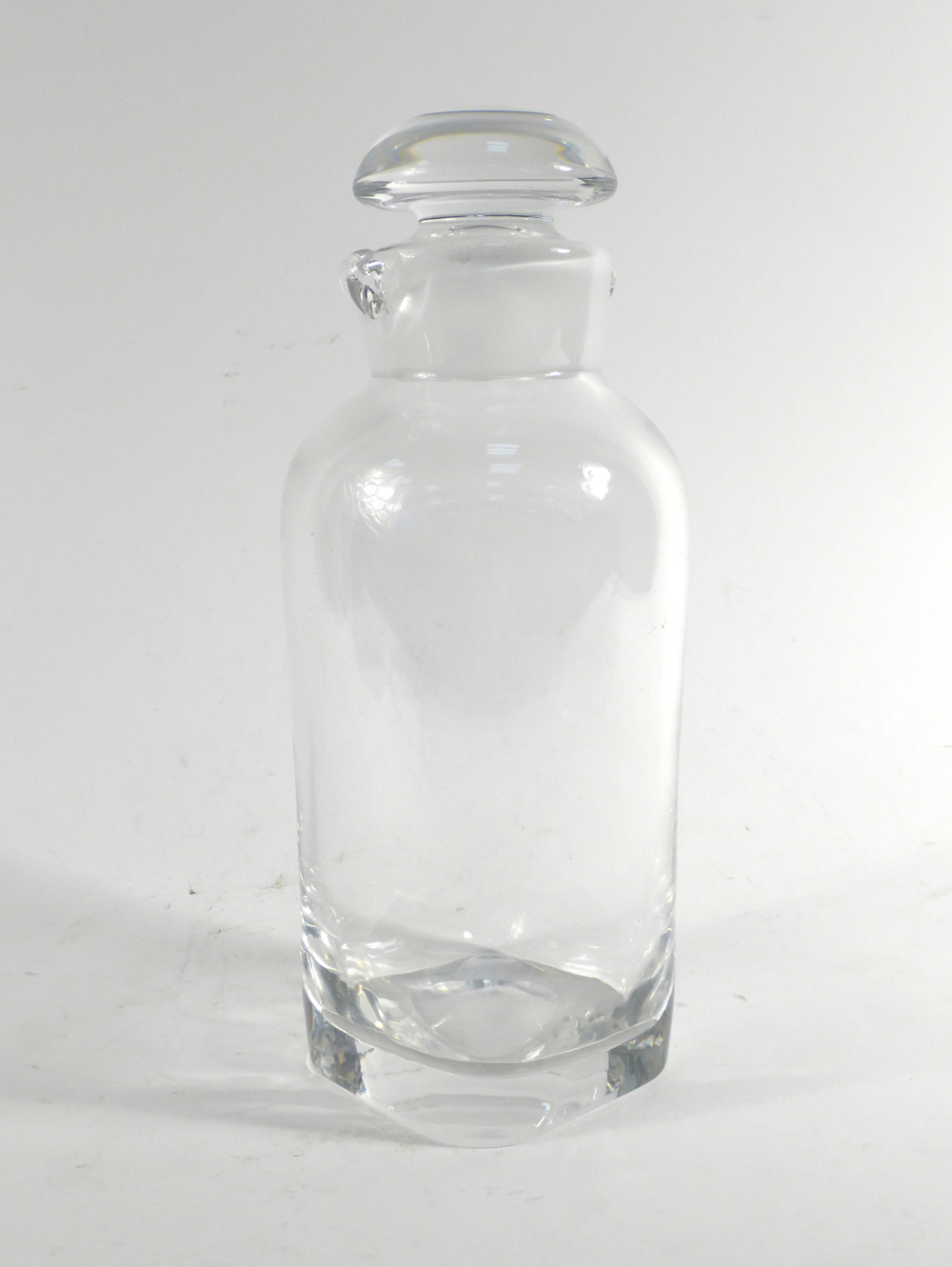 Vicke Lindstrand for Orrefors, a clear glass cocktail shaker, LU2063/31, h. - Image 2 of 3