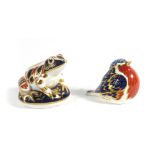 Two Royal Crown Derby paperweights modelled as a frog and a robin,