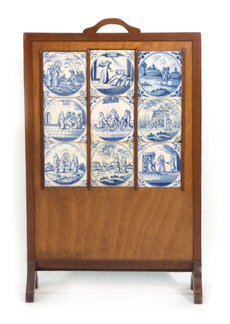 A 1920's oak firescreen inset with nine Delft tiles CONDITION REPORT: Damage to - Image 5 of 6