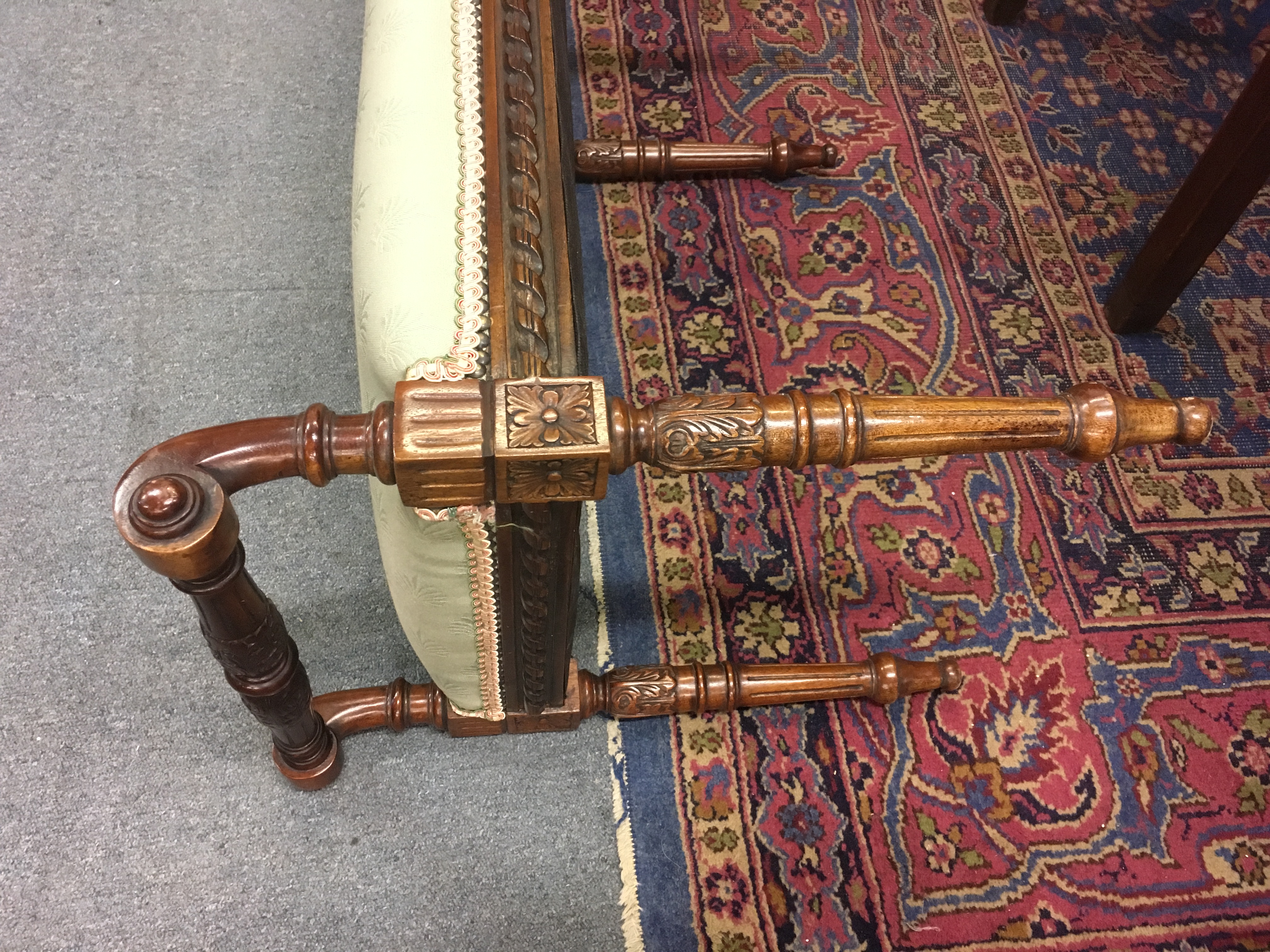 A late 19th-style century mahogany and upholstered window seat on turned legs, l. - Image 2 of 8