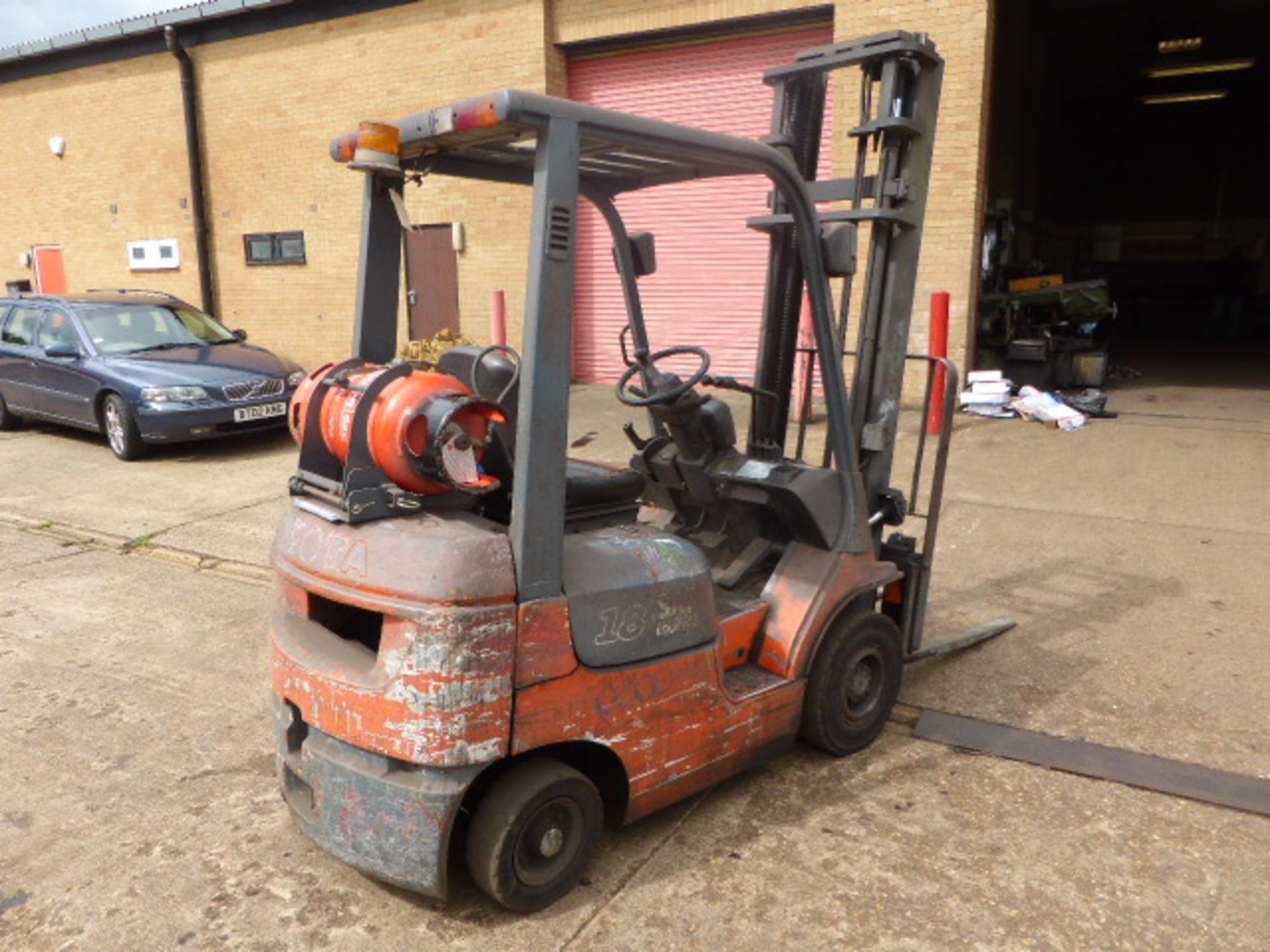 Toyota SAS18 LPG counterbalance forklift truck with duplex mast and sideshift. Year 2004 Capacity - Image 4 of 13