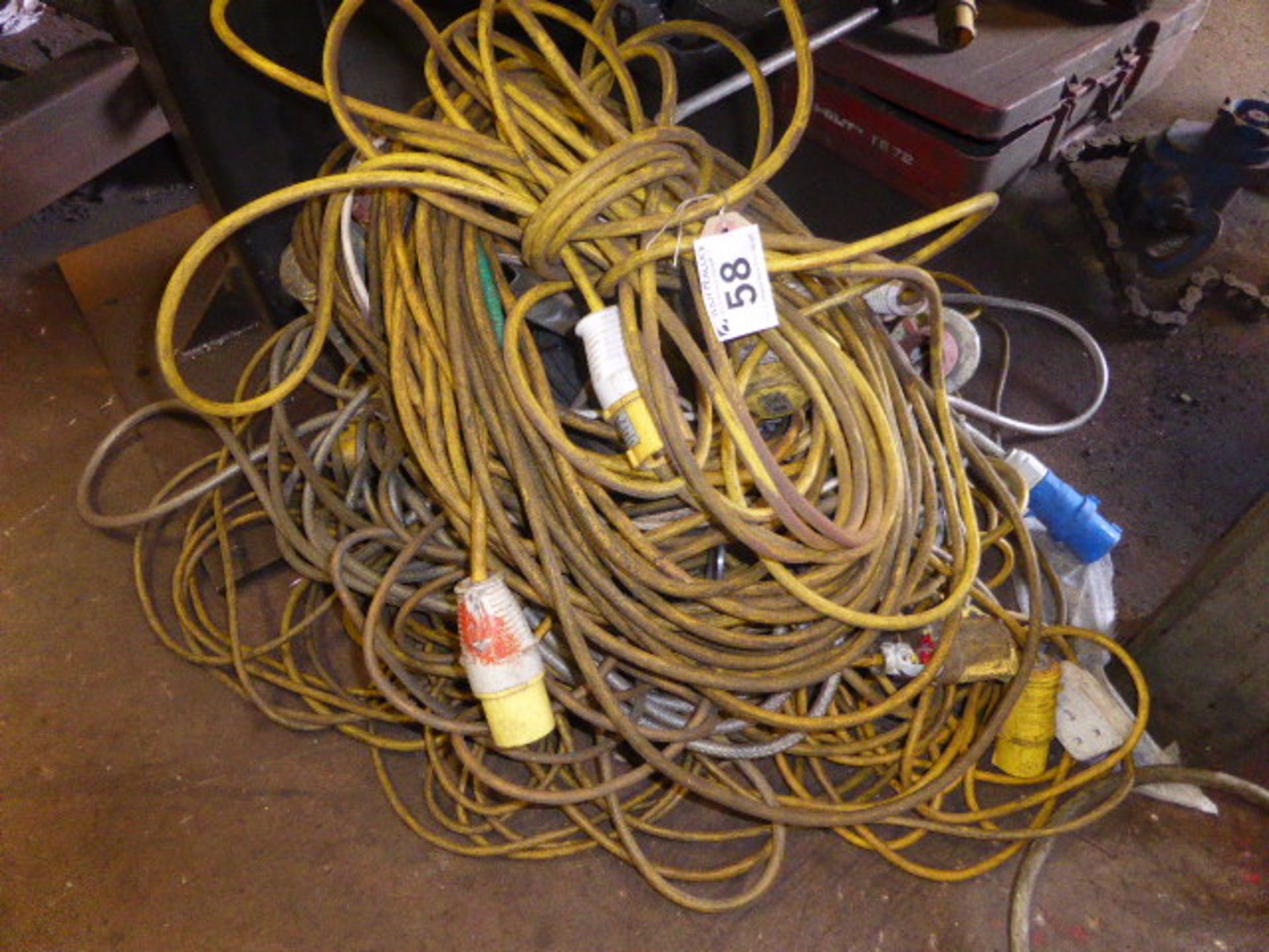 Large qty of 110 volt extension cables and similar