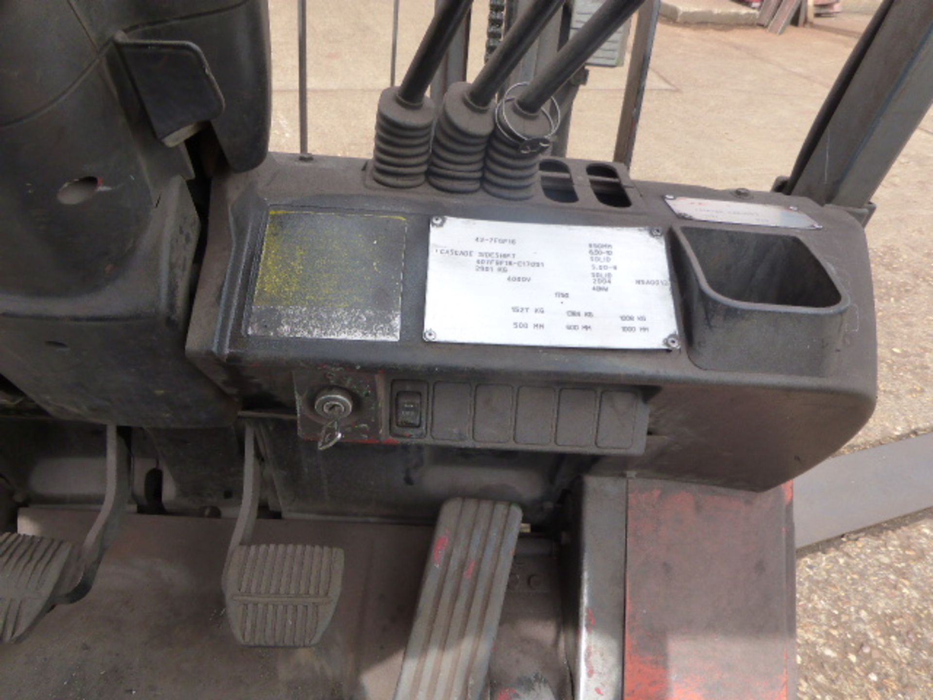 Toyota SAS18 LPG counterbalance forklift truck with duplex mast and sideshift. Year 2004 Capacity - Image 7 of 13