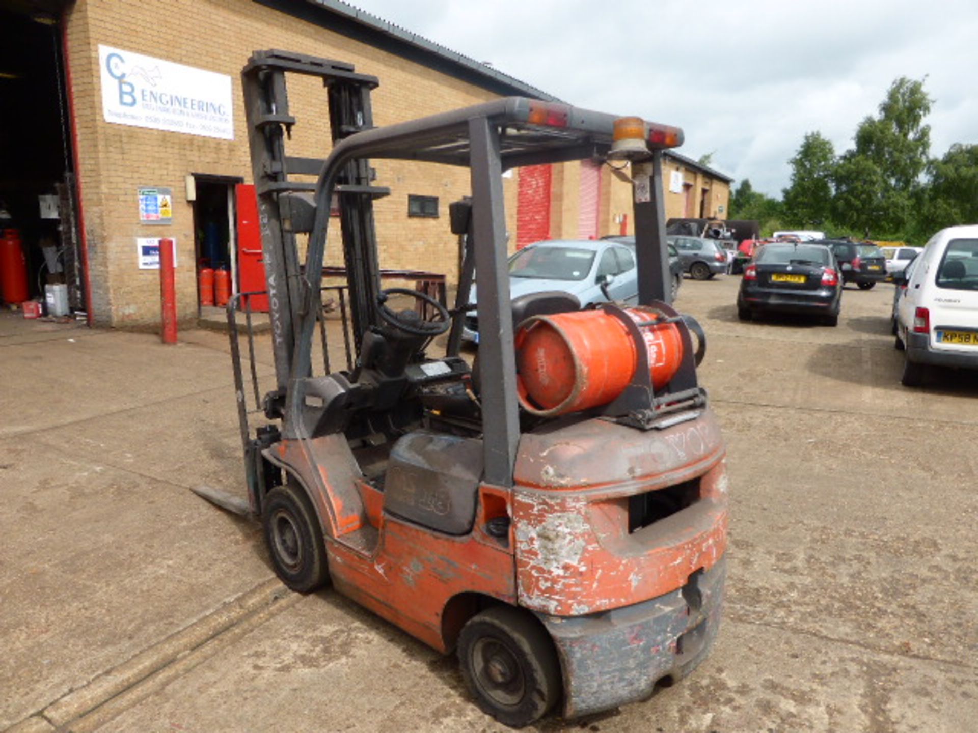 Toyota SAS18 LPG counterbalance forklift truck with duplex mast and sideshift. Year 2004 Capacity - Image 5 of 13