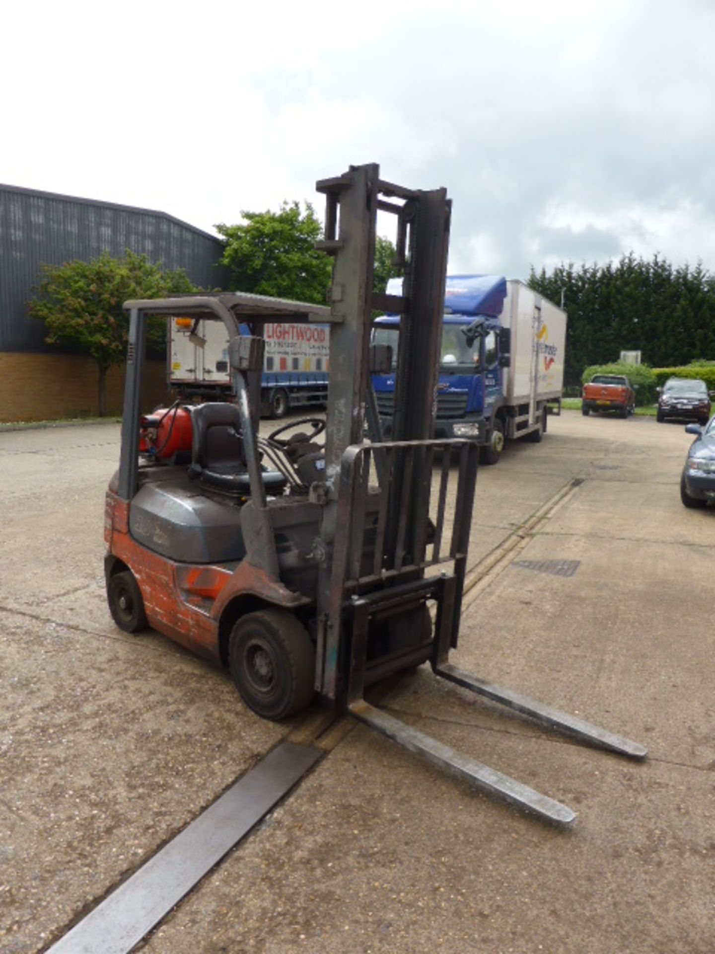 Toyota SAS18 LPG counterbalance forklift truck with duplex mast and sideshift. Year 2004 Capacity - Image 10 of 13