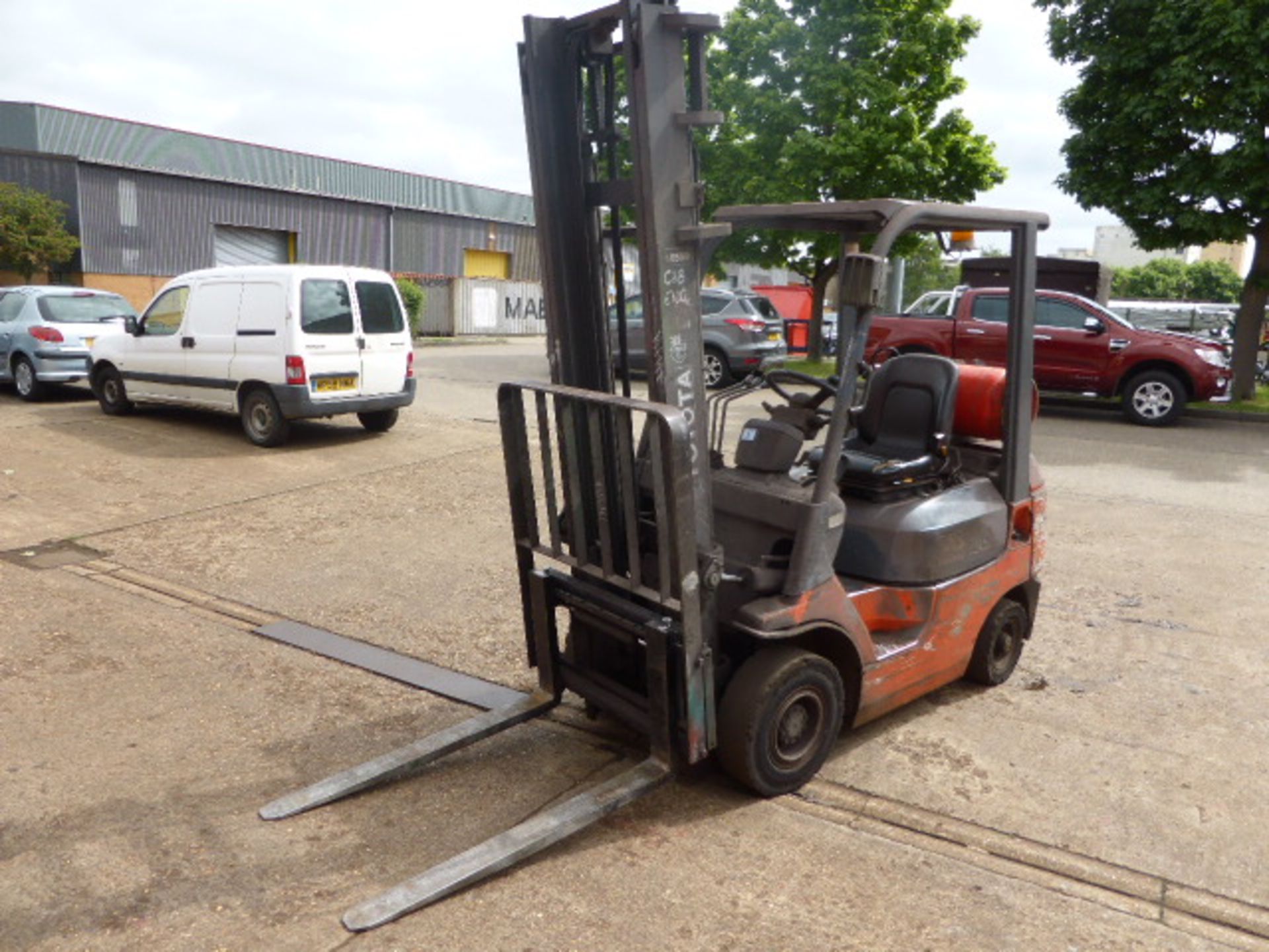 Toyota SAS18 LPG counterbalance forklift truck with duplex mast and sideshift. Year 2004 Capacity