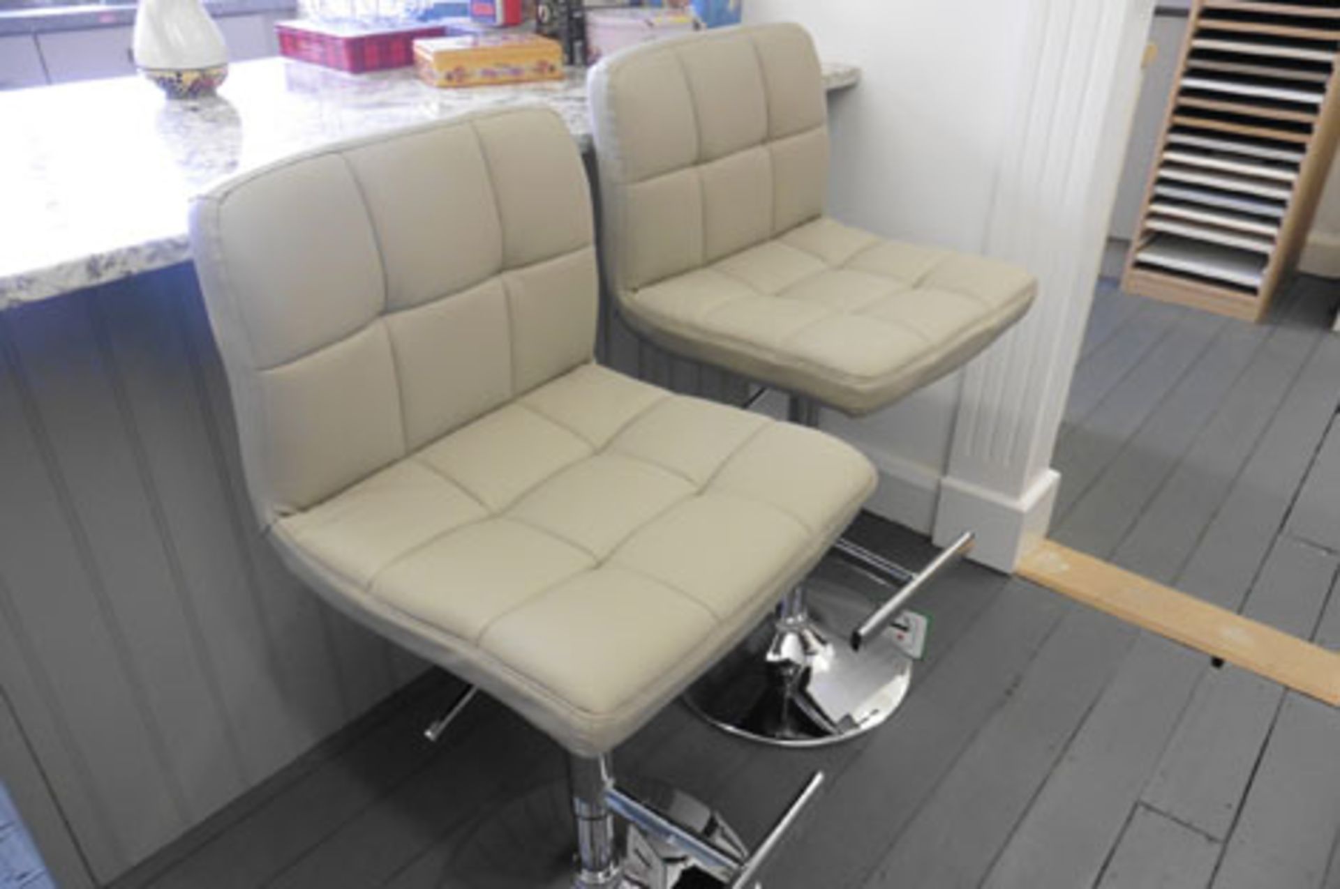 A pair of cream leather-upholstered chrome based adjustable height bar stools - Image 2 of 2