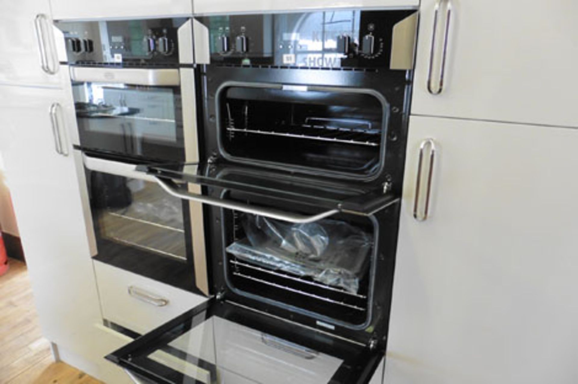 Belling electric fan assisted stainless steel and black double built in type oven Model: BI90MF - Image 2 of 3