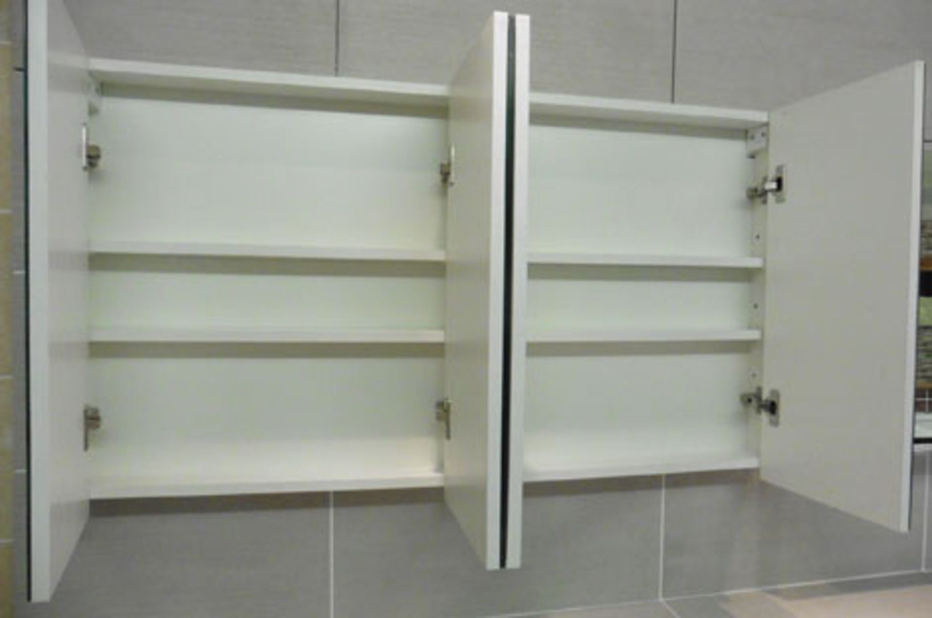 Large Arctic mirrored cabinet with 4 doors - Image 3 of 3