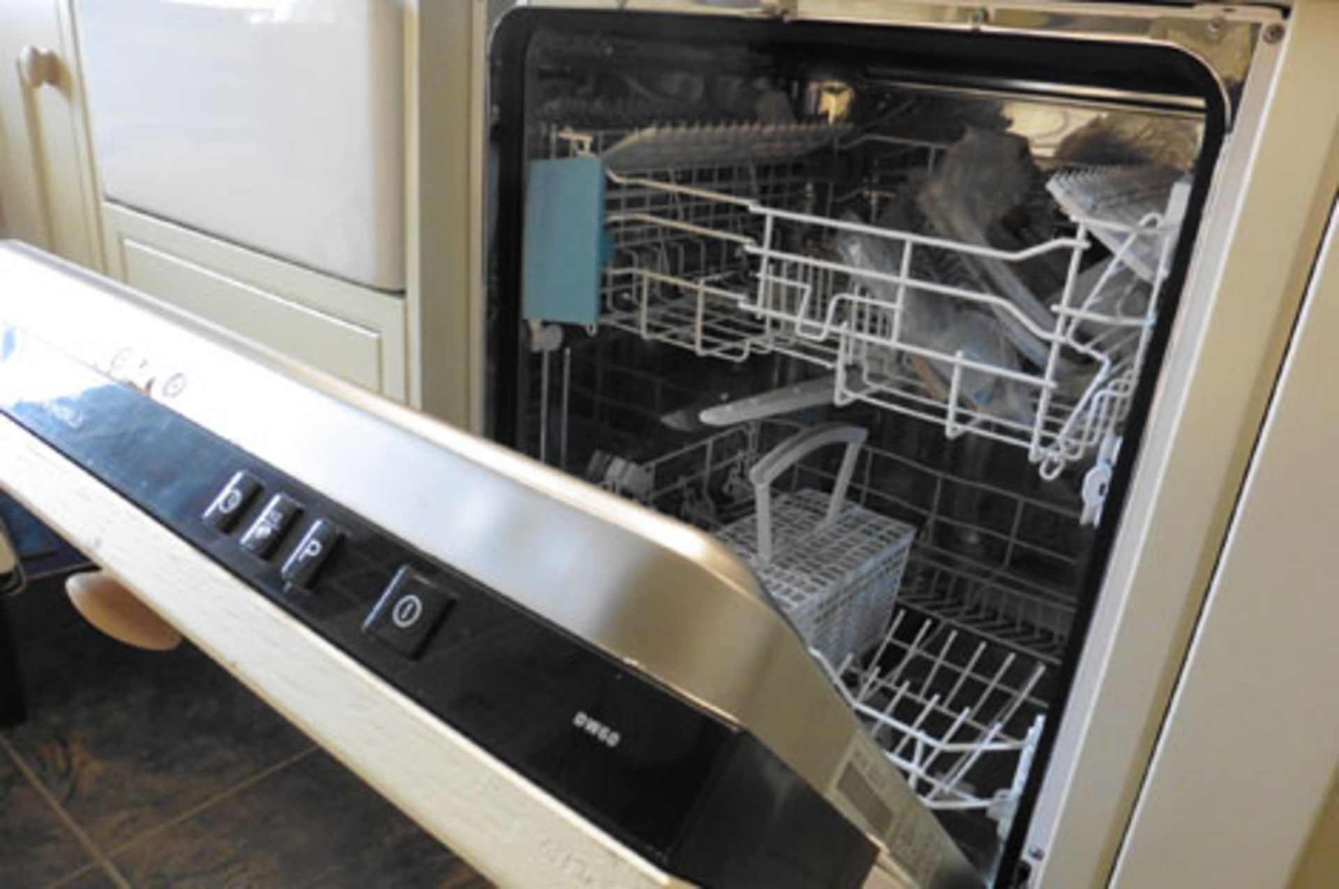 Newworld electric dish washer (excluding kitchen door front) Model: DW60 - Image 2 of 2