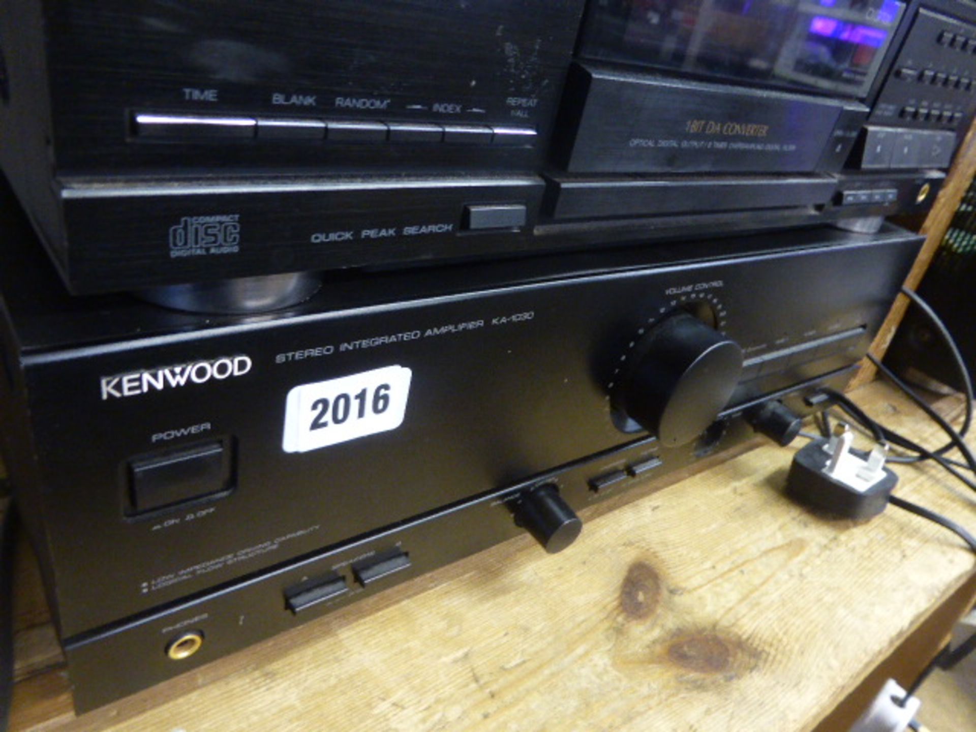 (53) Kenwood stereo integrated amplifier KA-1030