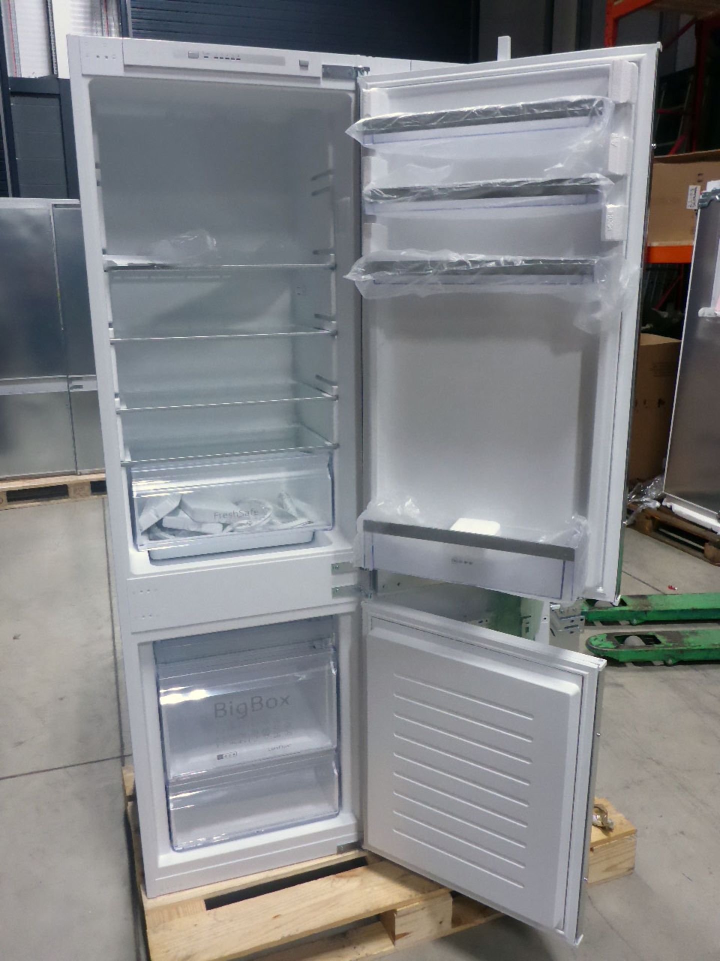 Neff built-in fridge-freezer combination KI5862S30G - Image 2 of 2