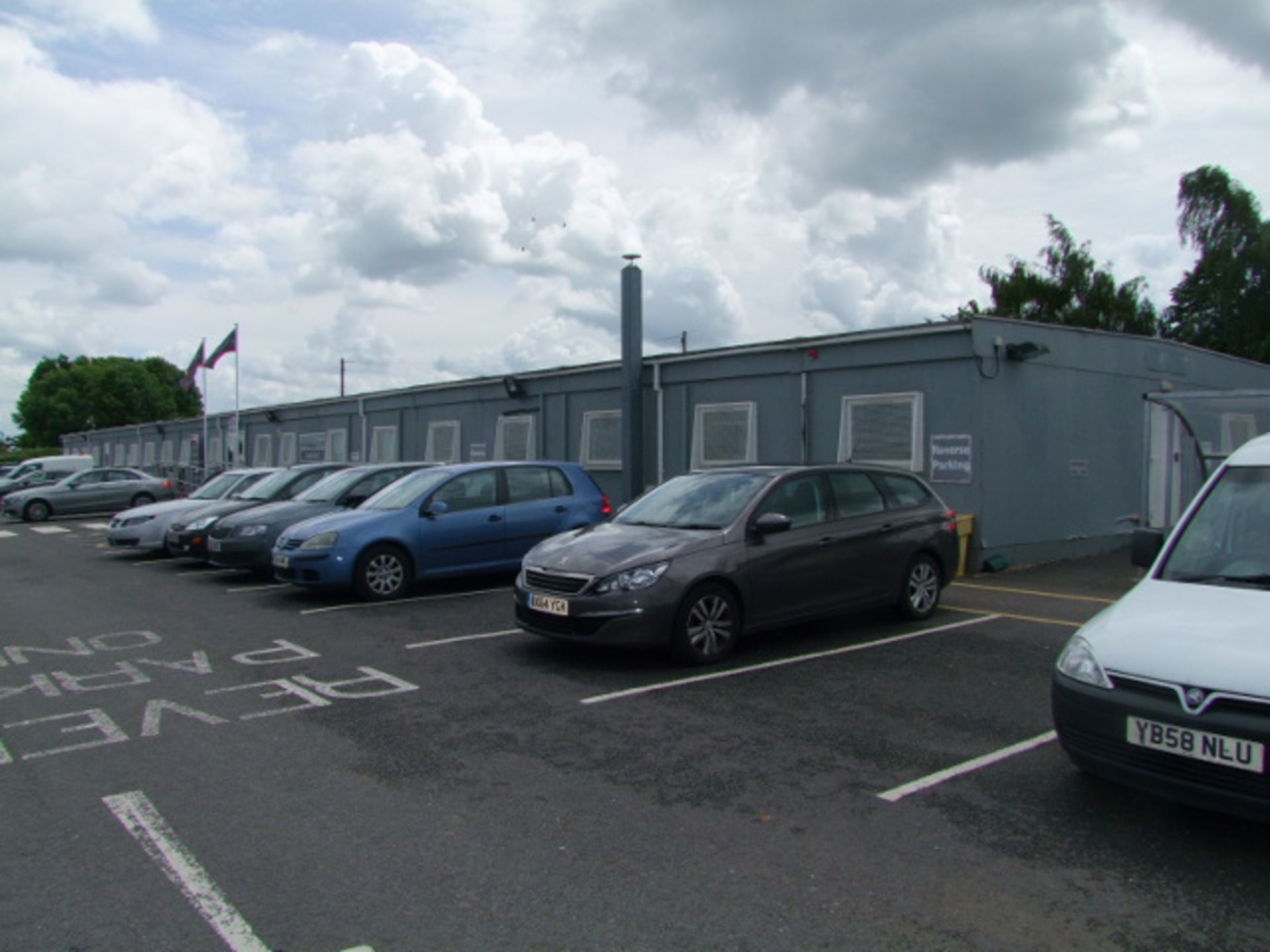 No Reserve Steel Framed Outbuilding comprising 21 x Bays of 32ft x 10ft including Kitchen & Toilets