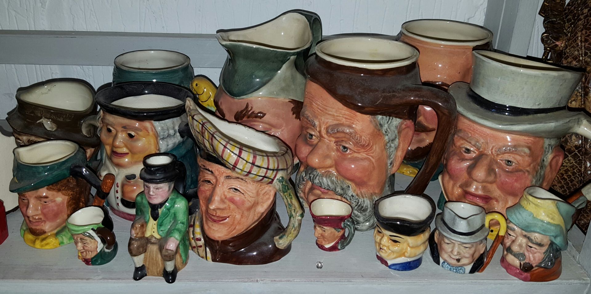 Tray of 15 Character & Toby Jugs various sizes