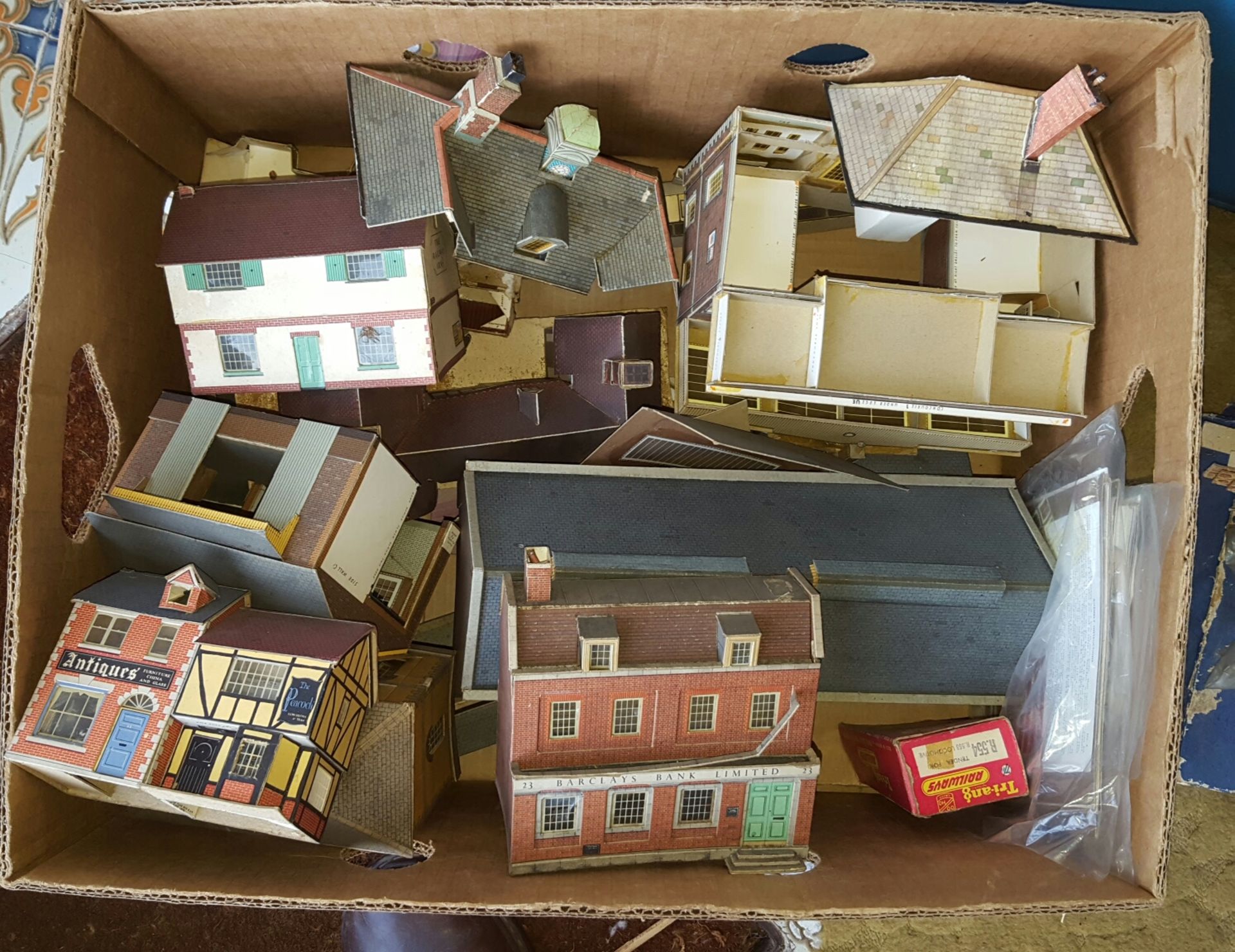 Box of Railway Model Building plus a small case - Image 2 of 2