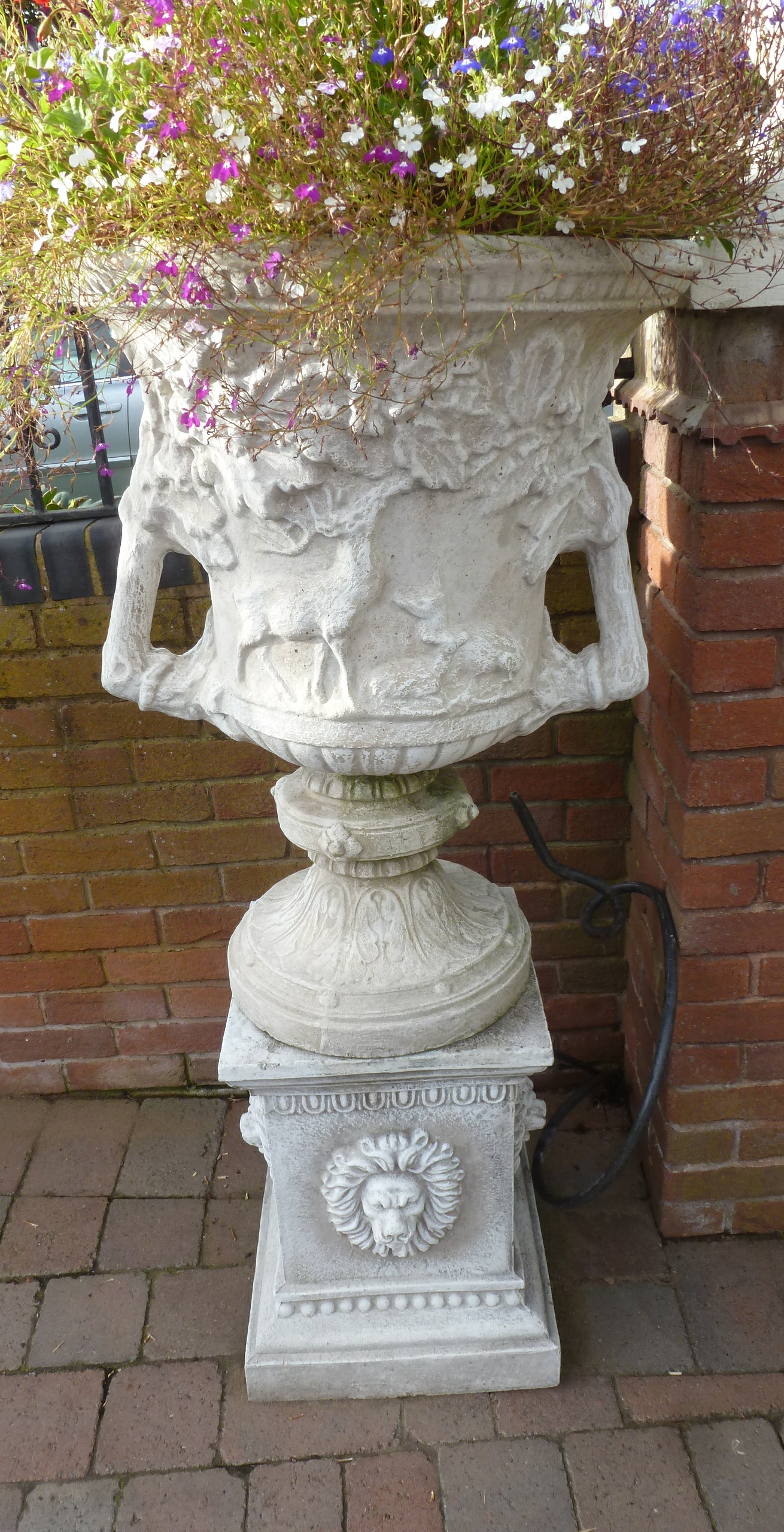 Garden Planter Urn on Stand