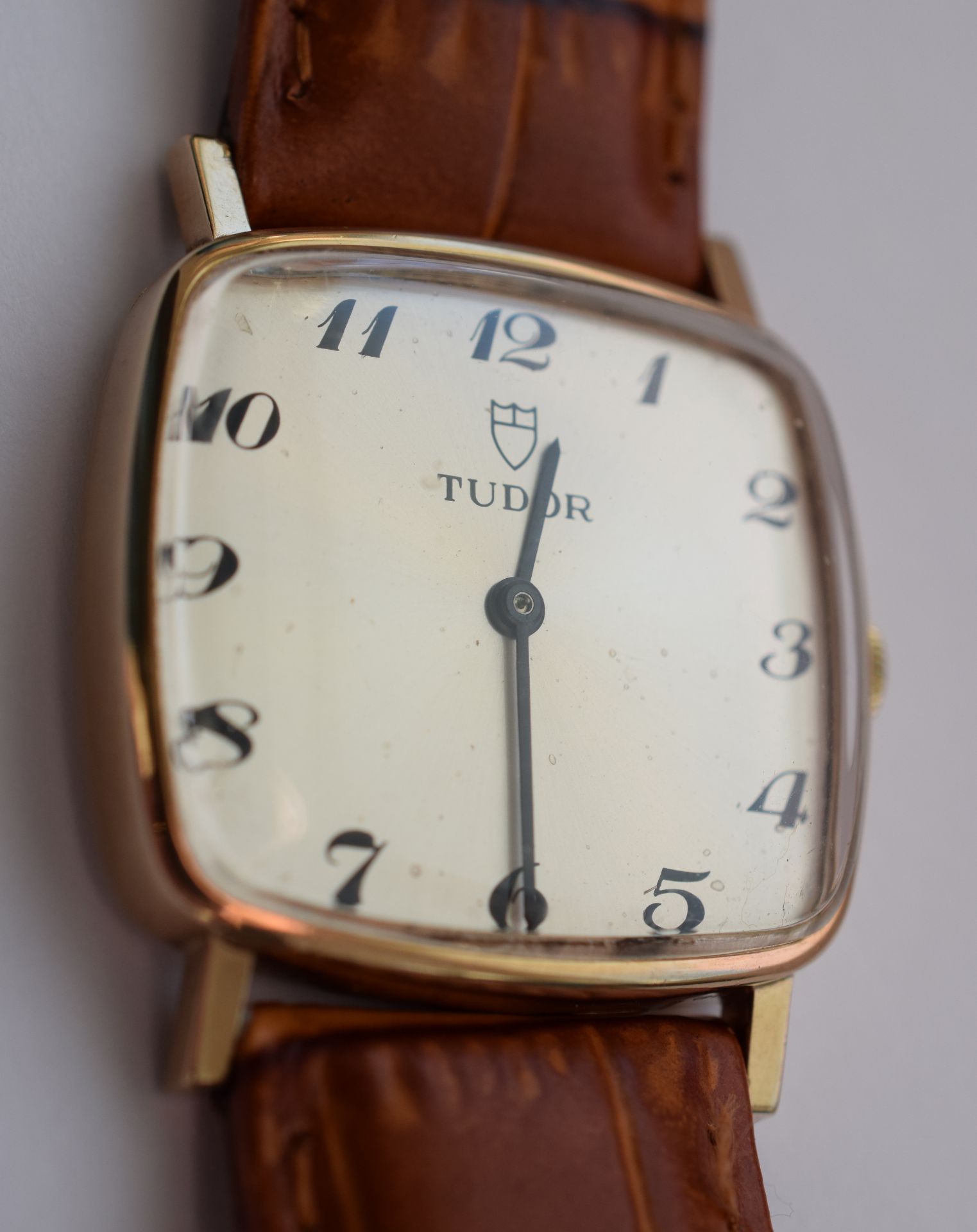 9ct Tudor/Rolex Manual Wind Gentleman's Wristwatch ***RESERVE LOWERED*** - Image 3 of 7