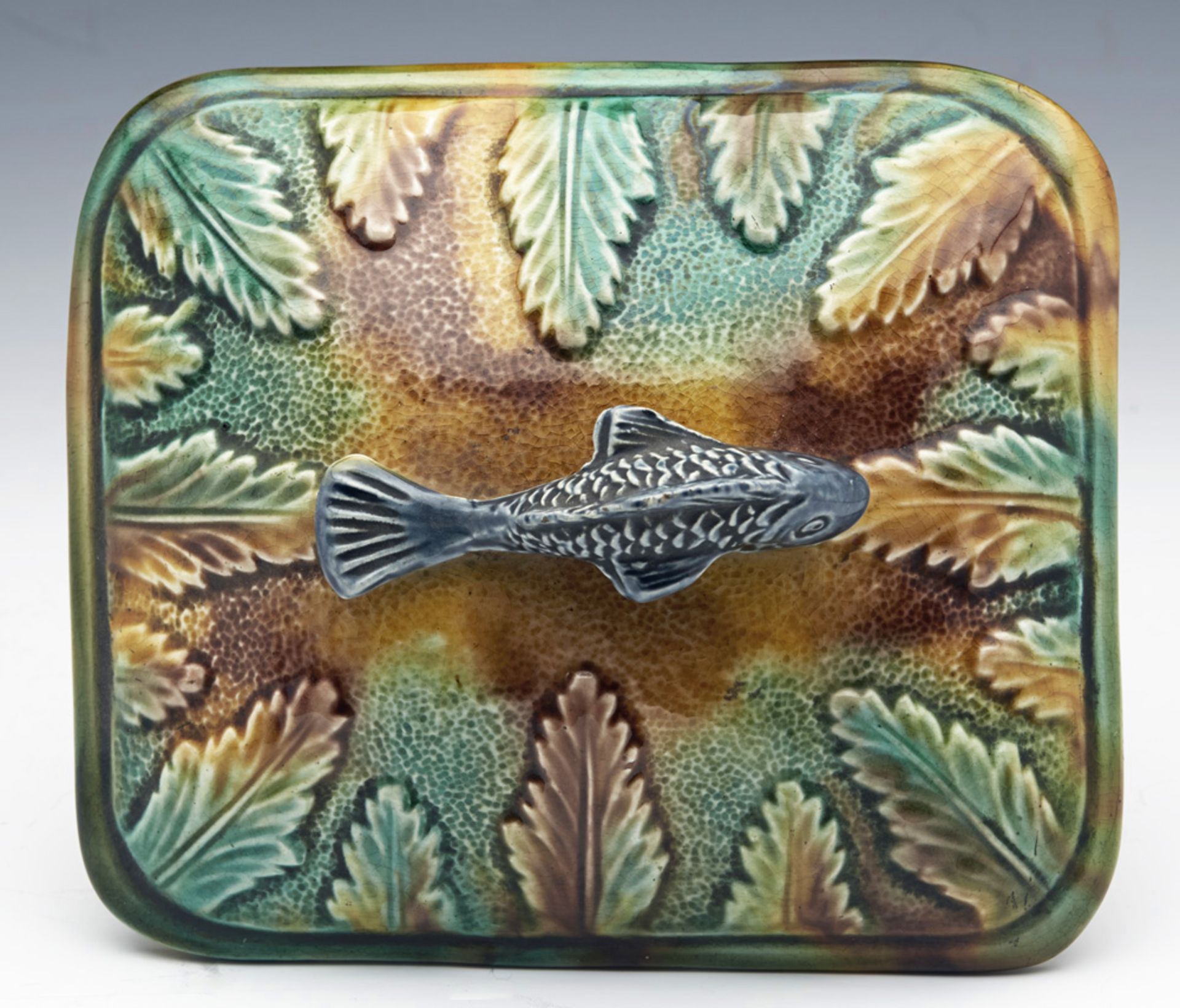 RARE ANTIQUE ENGLISH MAJOLICA SARDINE DISH WITH FISH AND LEAVES C.1865 - Image 7 of 10